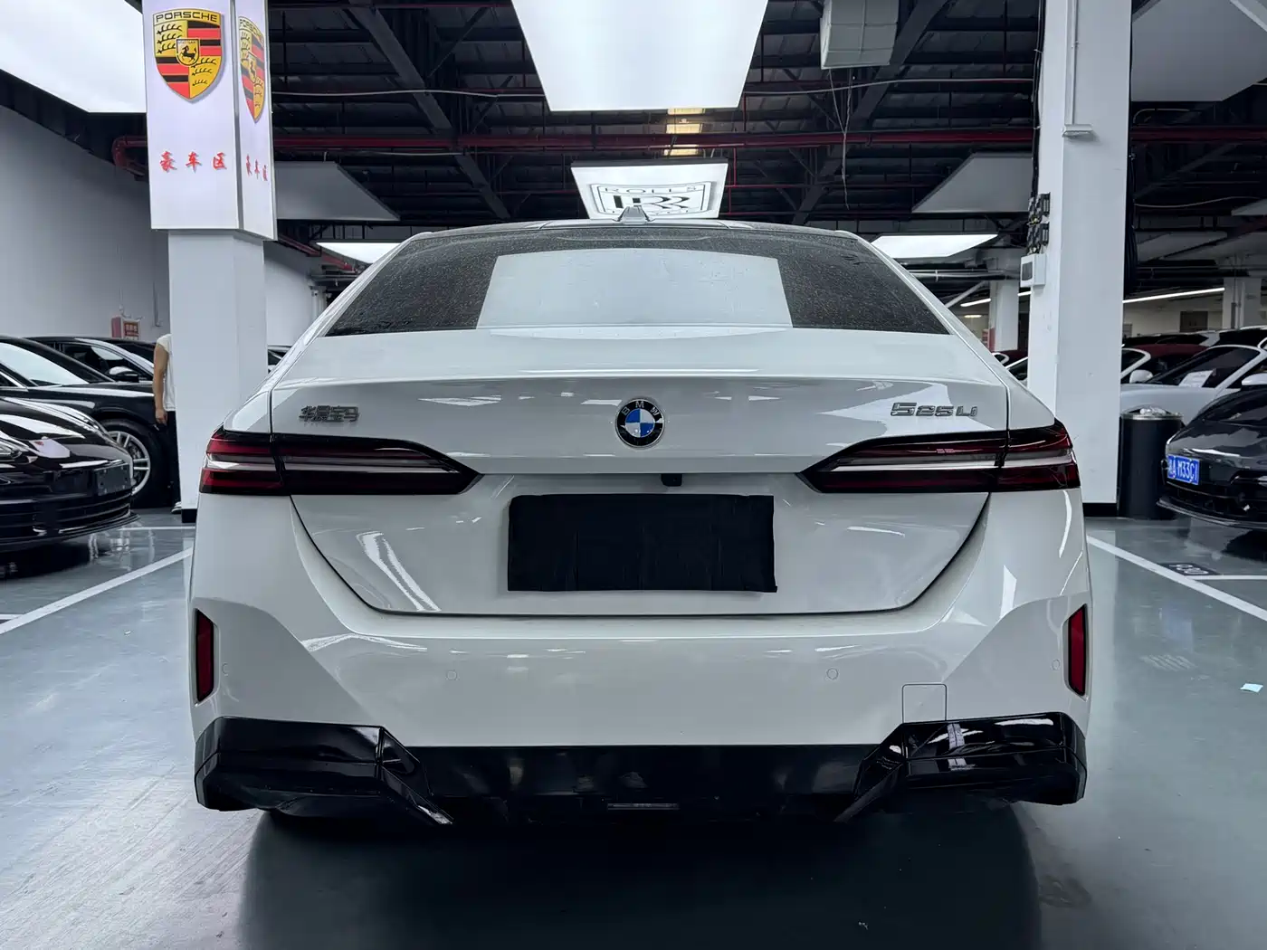 BMW 5 Series 2025 525Li M Sport Package фото 23