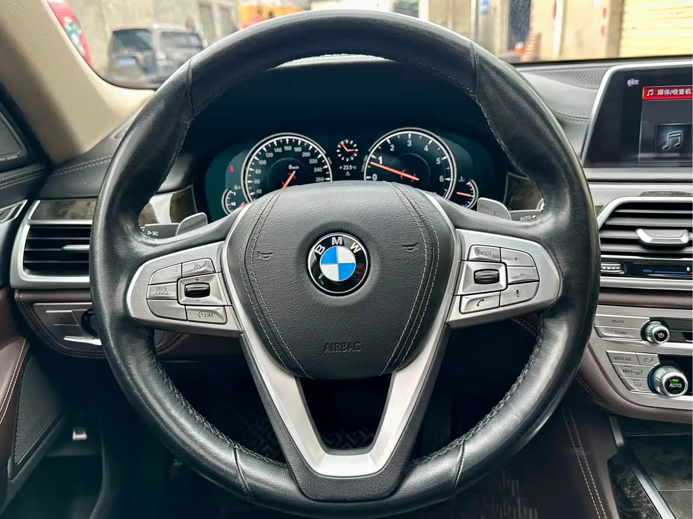 BMW 7 Series 2016 730Li Luxury фото 13