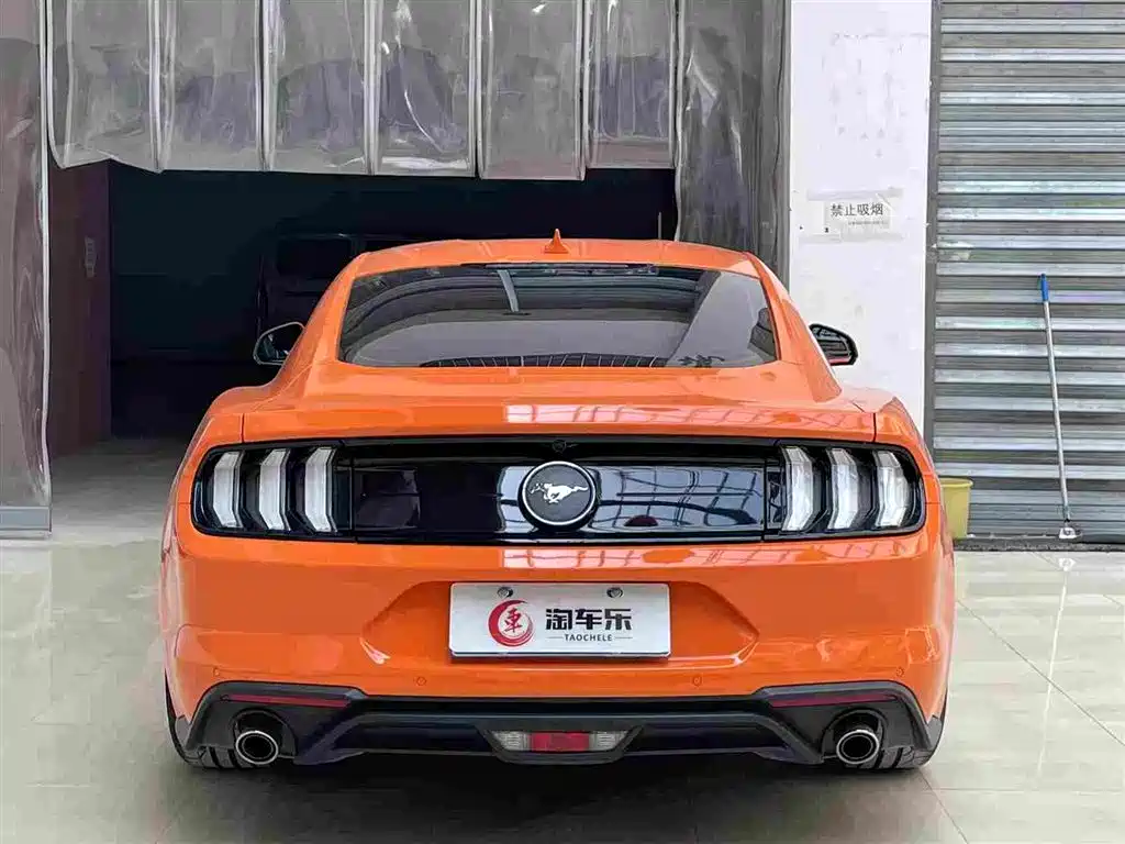 FORD MUSTANG