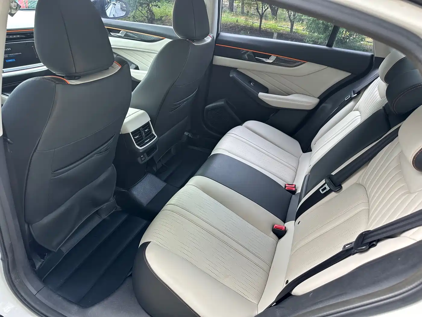 Dongfeng Aeolus Yixuan MAX 2022 2021 1.5T Super Cool Dad Edition