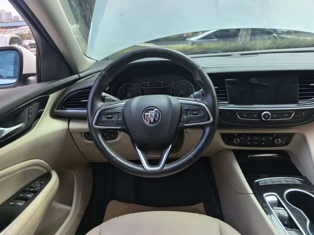 Фото 11 - Buick Regal