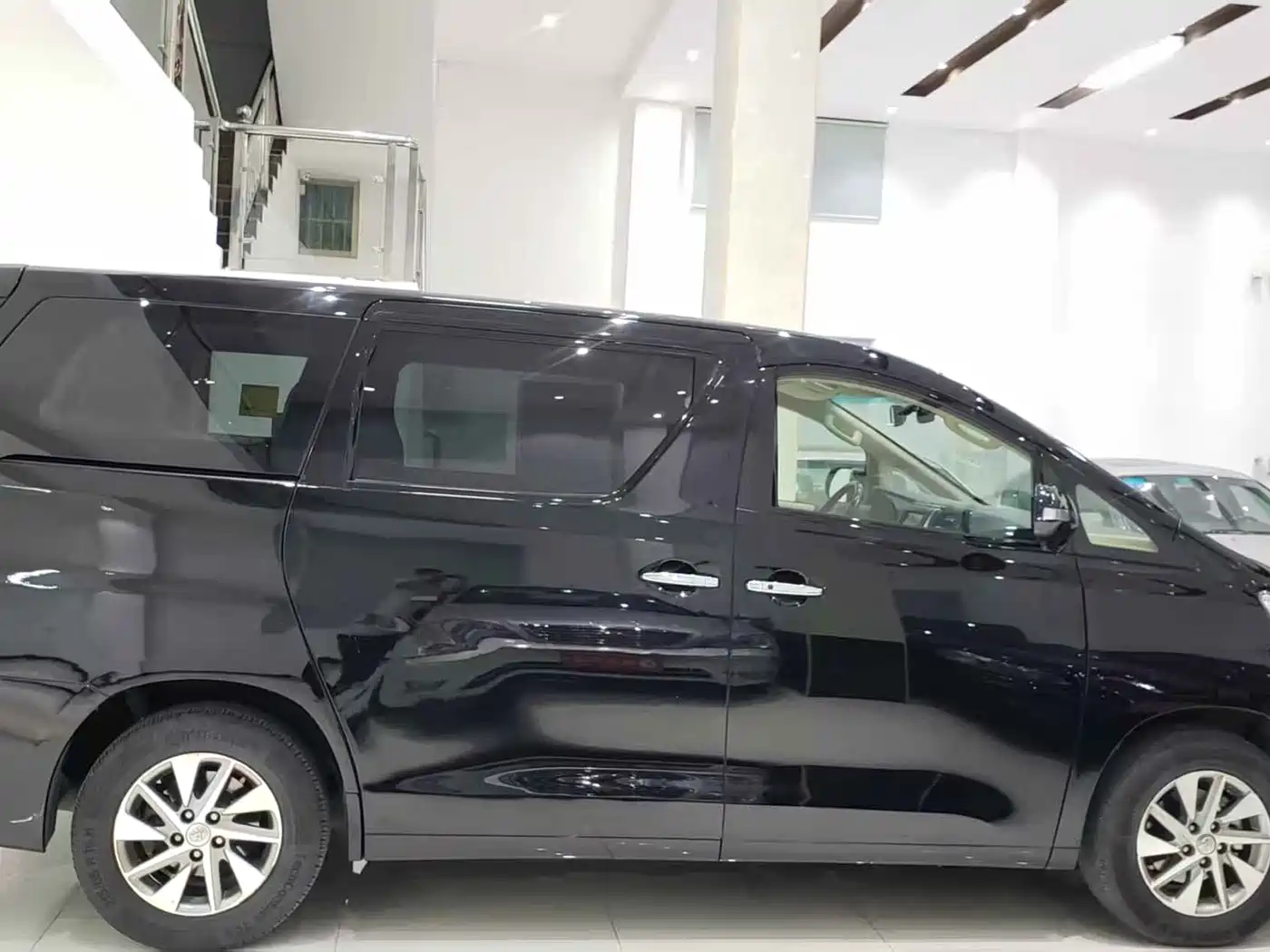 Toyota Alphard 2012 3.5L Premium Edition фото 13
