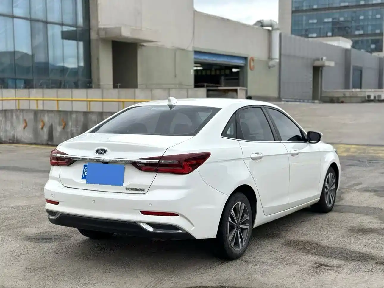 Ford Escort 2022 2021 1.5L Automatic Platinum Edition