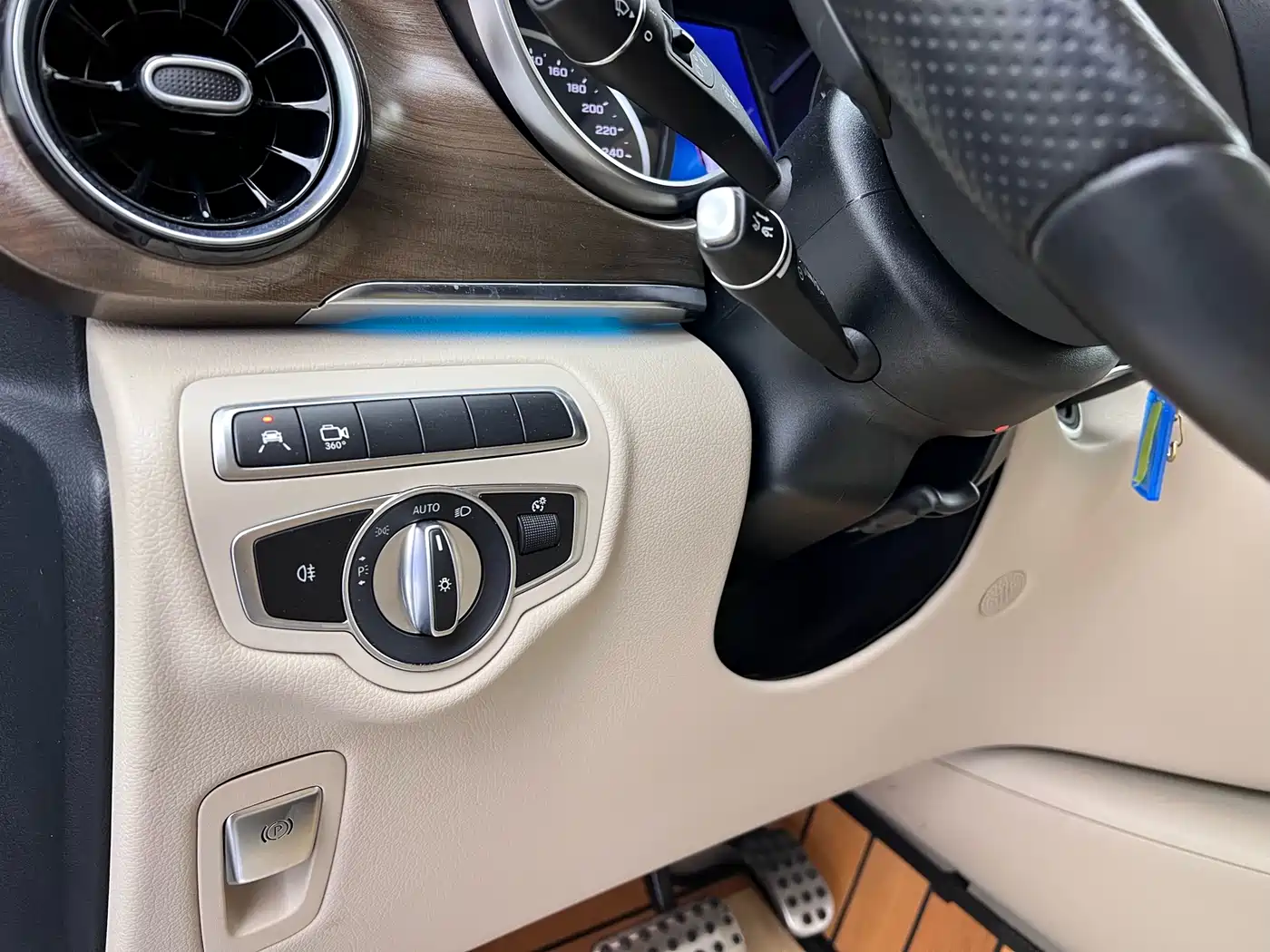 MERCEDES-BENZ V CLASS