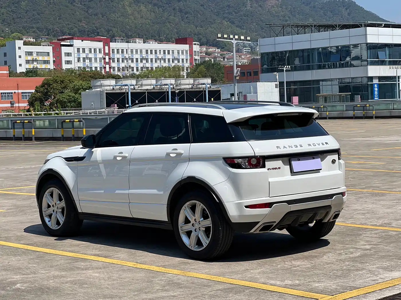 Land Rover Range Rover Evoque 2015 2.0T 5-Door Dynamic Edition фото 5