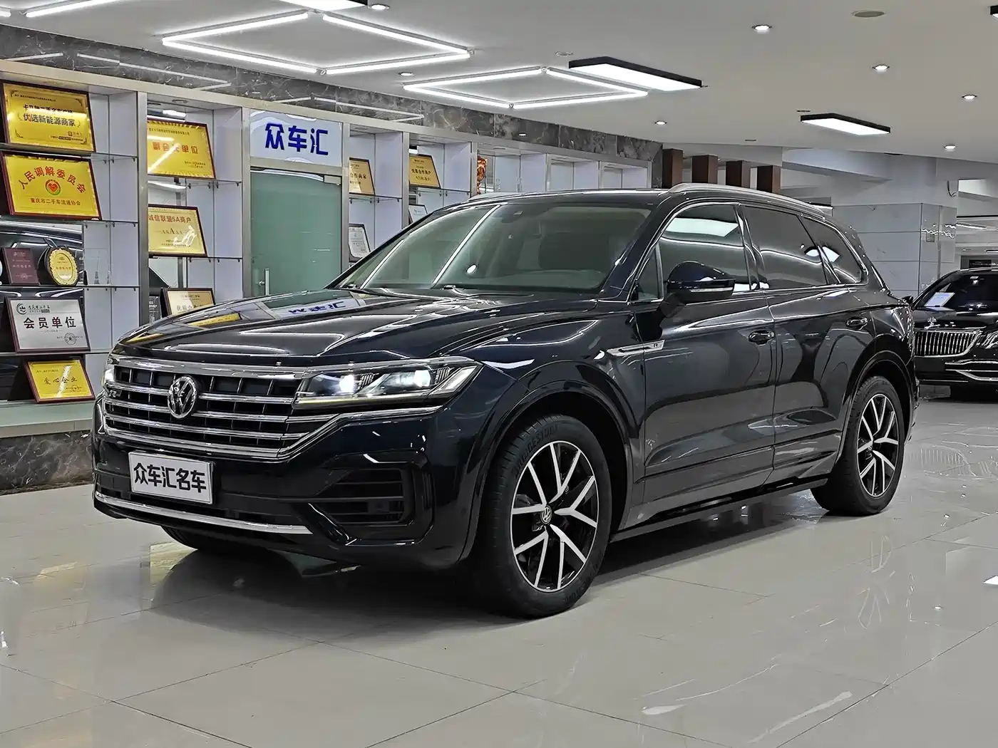 VOLKSWAGEN TOUAREG