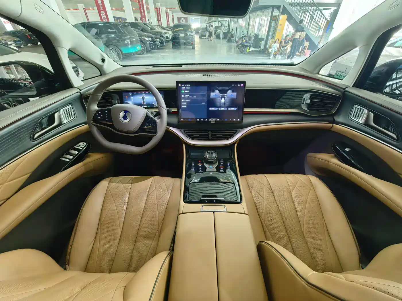 Denza D9 2022 DM-i 970 AWD Flagship фото 15