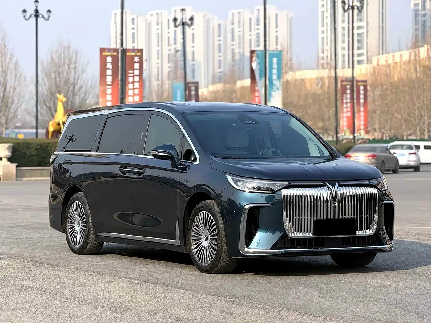 Voyah Auto Voyah Dreamer 2025 PHEV AWD Flagship Kunpeng Edition фото 3