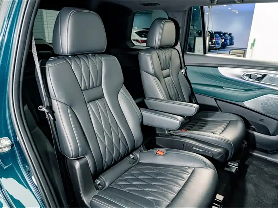 GAC Trumpchi Trumpchi GS8 2022 Pilot Series 2.0TGDI 2WD Premium Edition (6-Seater) фото 23
