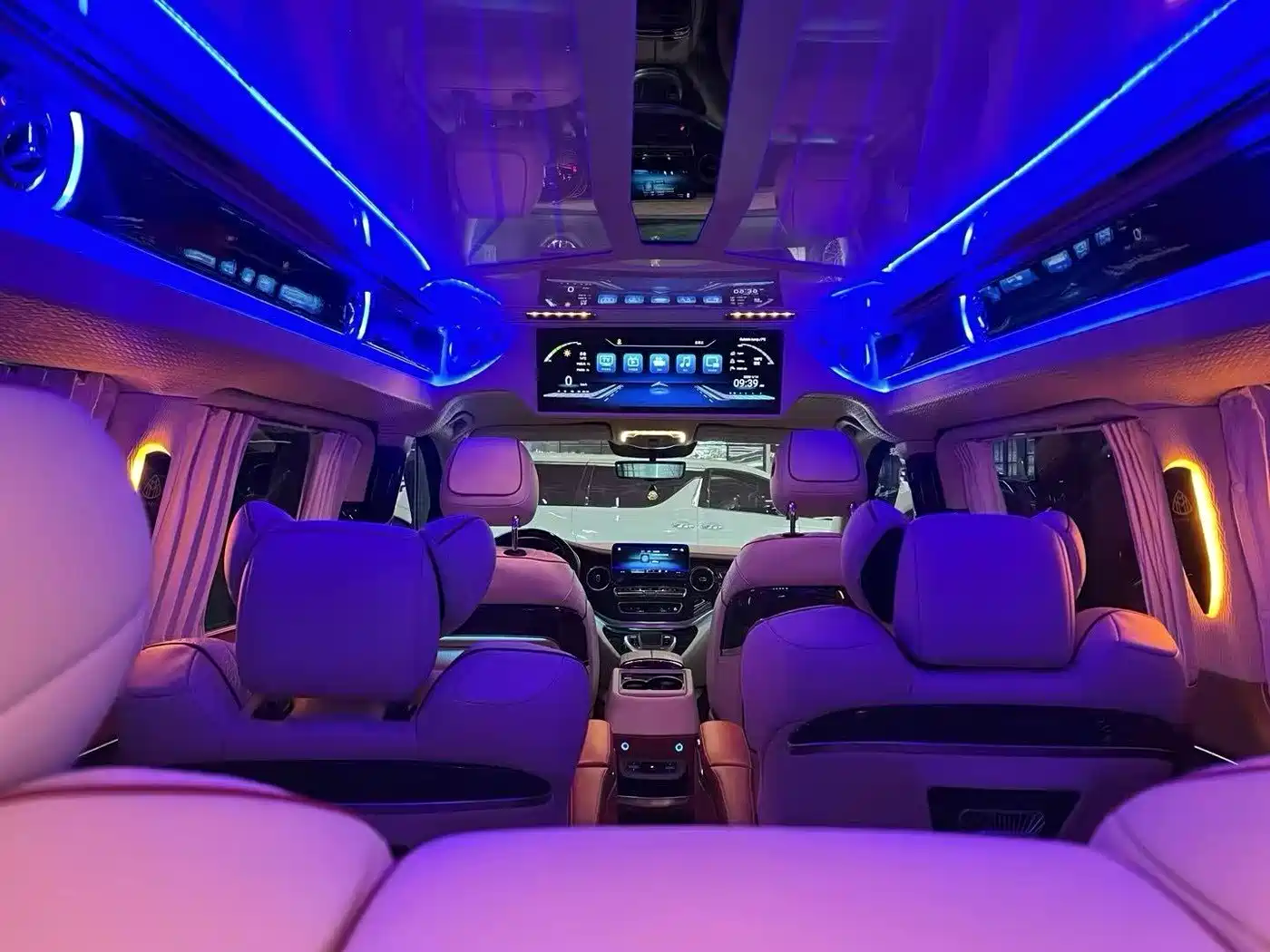Mercedes-Benz V-Class 2022 V 260 L Long Wheelbase Luxury Edition фото 7