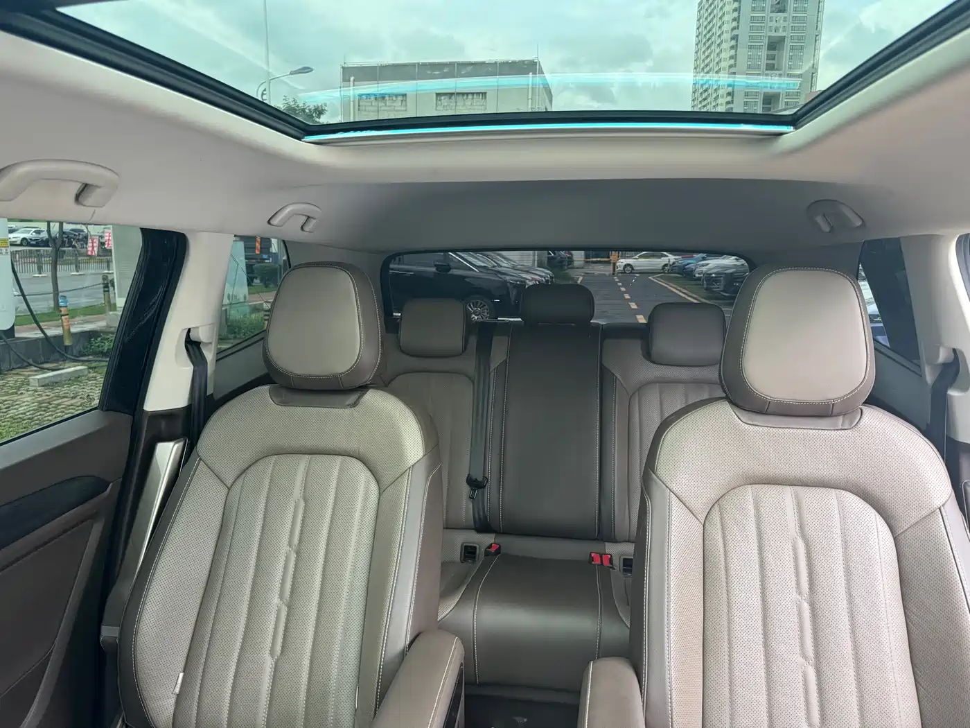 Volkswagen Viloran 2023 330TSI Luxury Edition фото 6