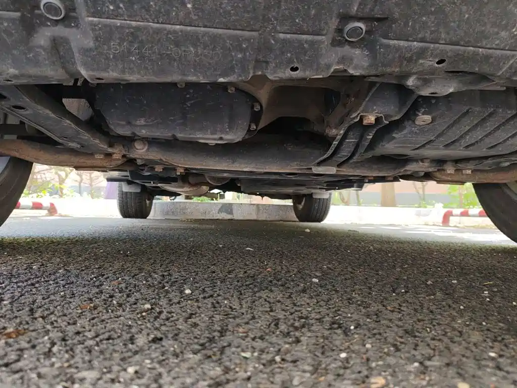 Toyota RAV4 Rongfang 2015 2.0L CVT 2WD Trend Edition фото 25