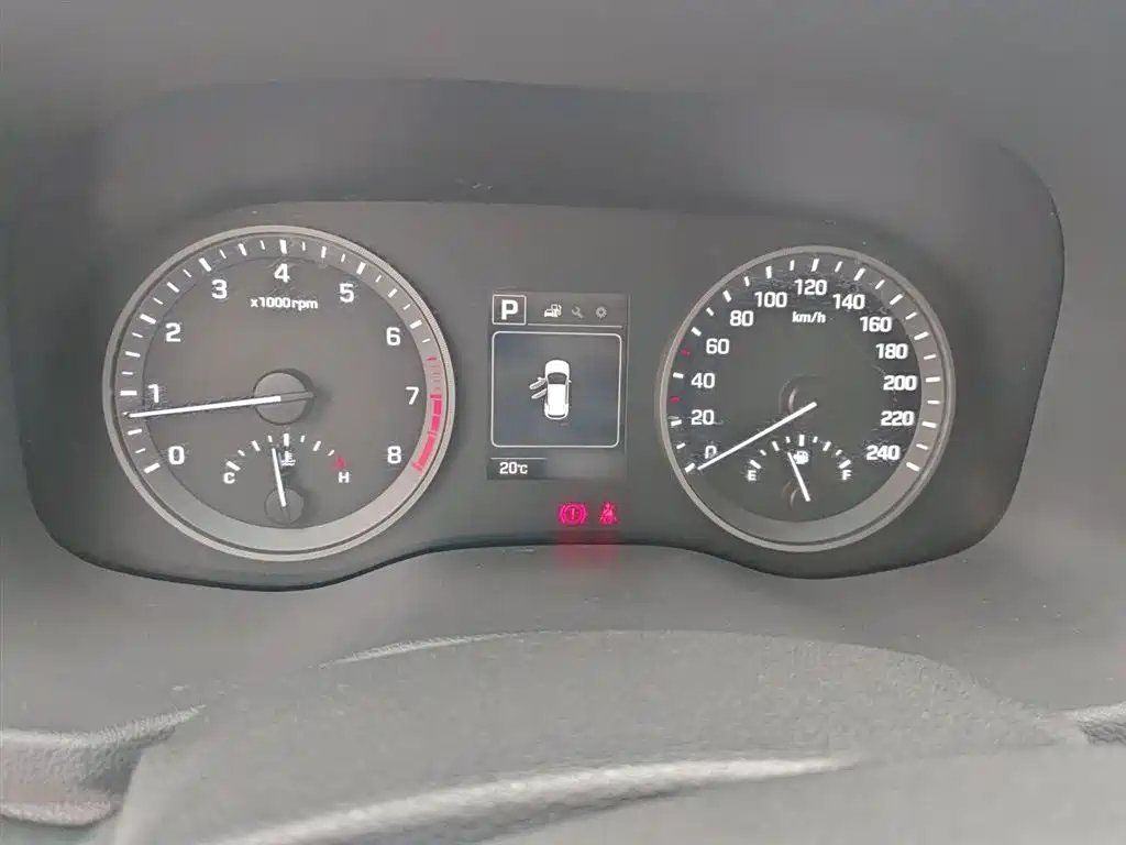 Hyundai Tucson 2015 1.6T Dual Clutch 2WD Leading фото 4