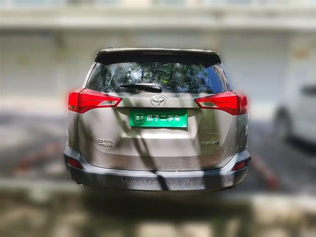 Toyota RAV4 Rongfang 2015 2.0L CVT 2WD Trend Edition фото 4