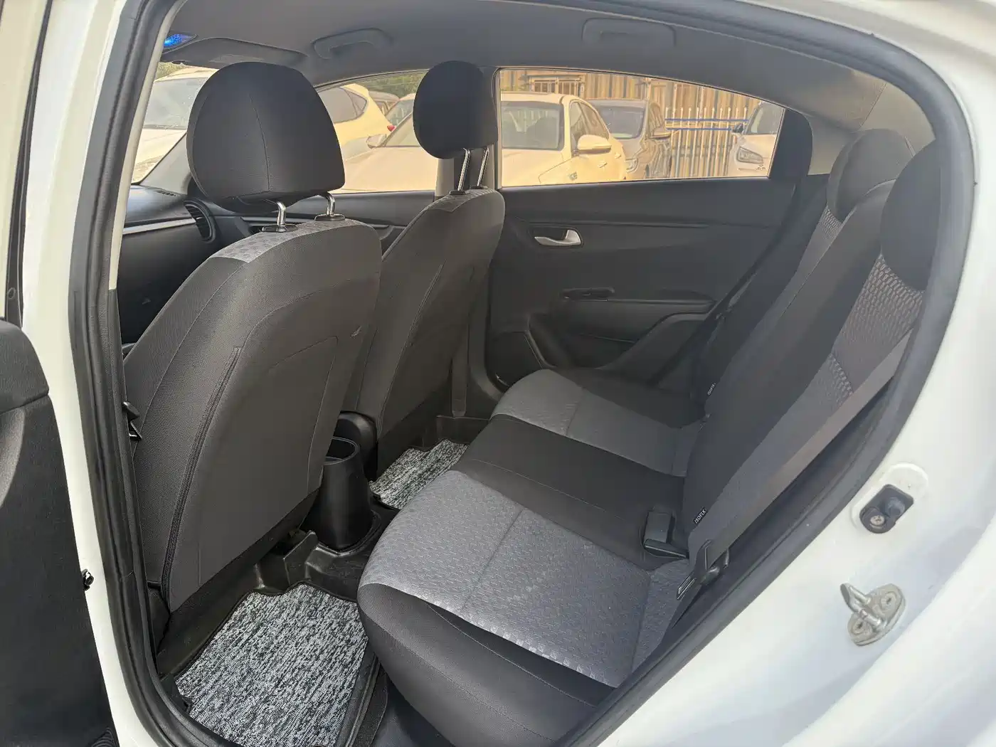 Kia K2 2018 2017 Sedan 1.4L AT GLS