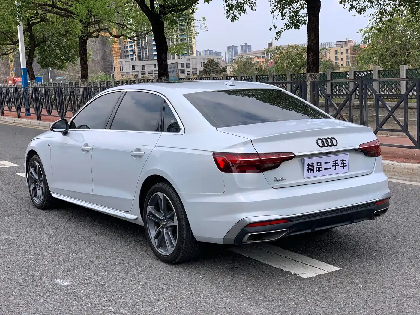 Audi A4L 2020 40 TFSI Fashion Dynamic Edition фото 6