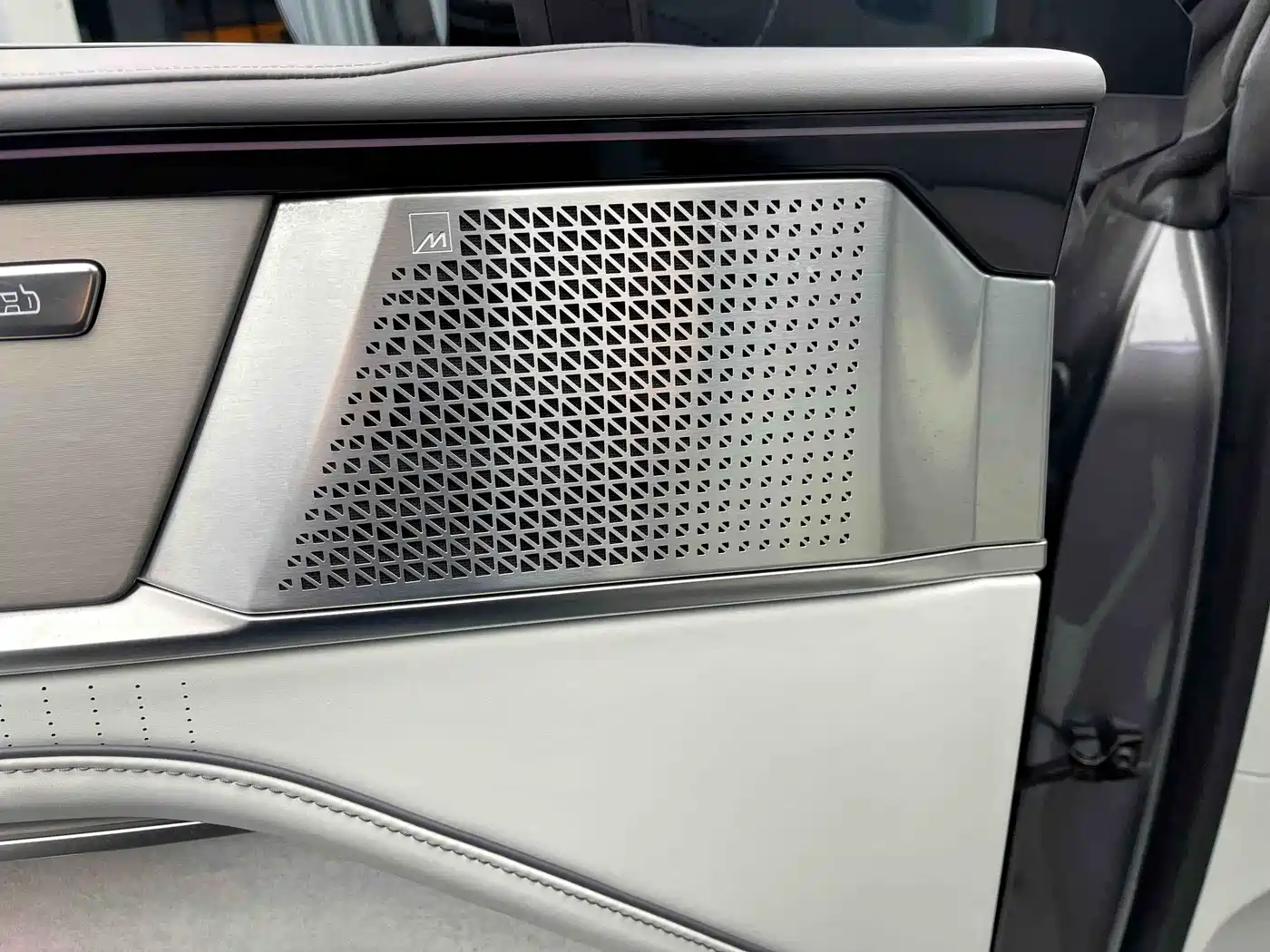 HiPhi GAO HE HIPHI Y