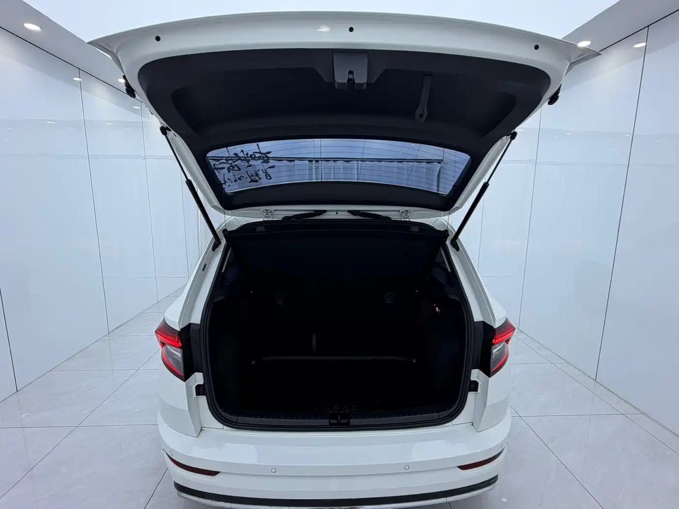 Škoda Karoq 2021 TSI280 Luxury Edition фото 16