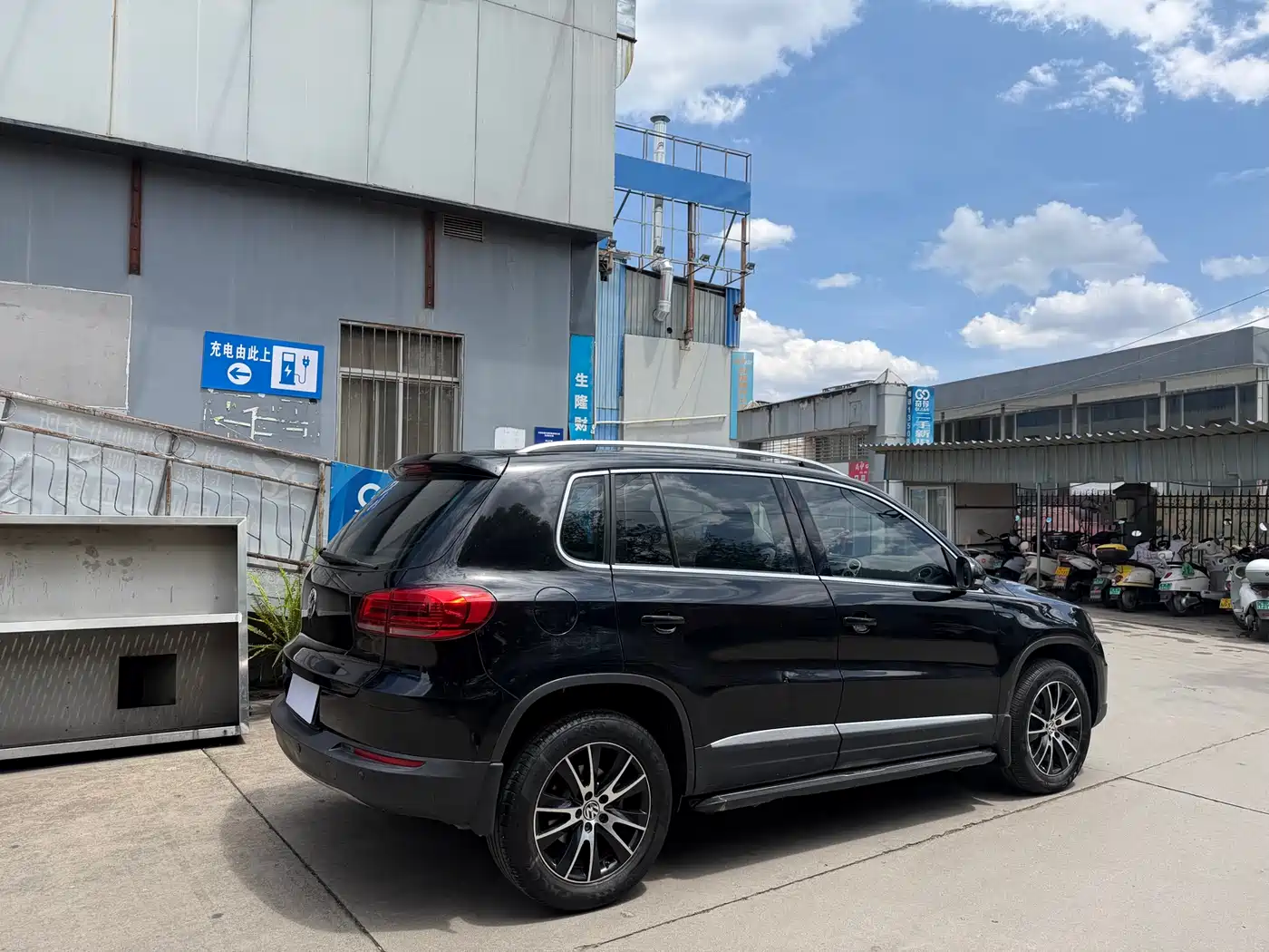 Volkswagen Tiguan 2015 1.8TSI Automatic 2WD Highline фото 5