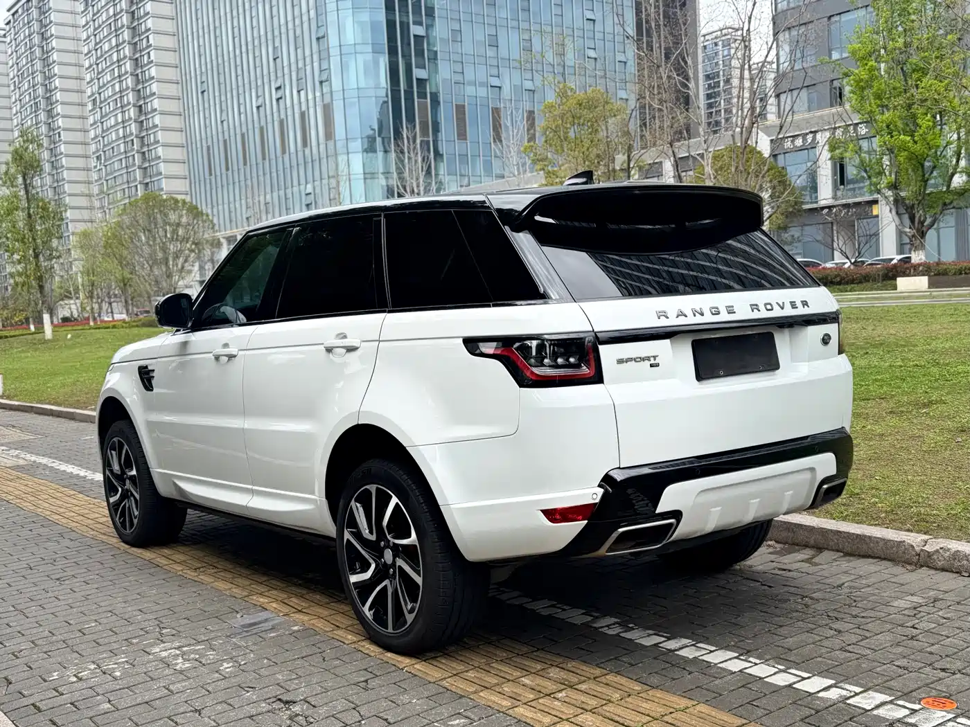 Land Rover Range Rover Sport 2020 3.0 L6 HSE DYNAMIC фото 34