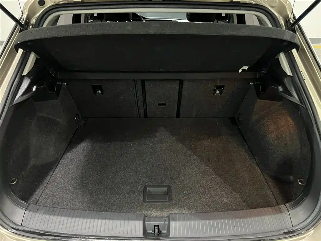 VOLKSWAGEN T ROC EXPLORING SONGS