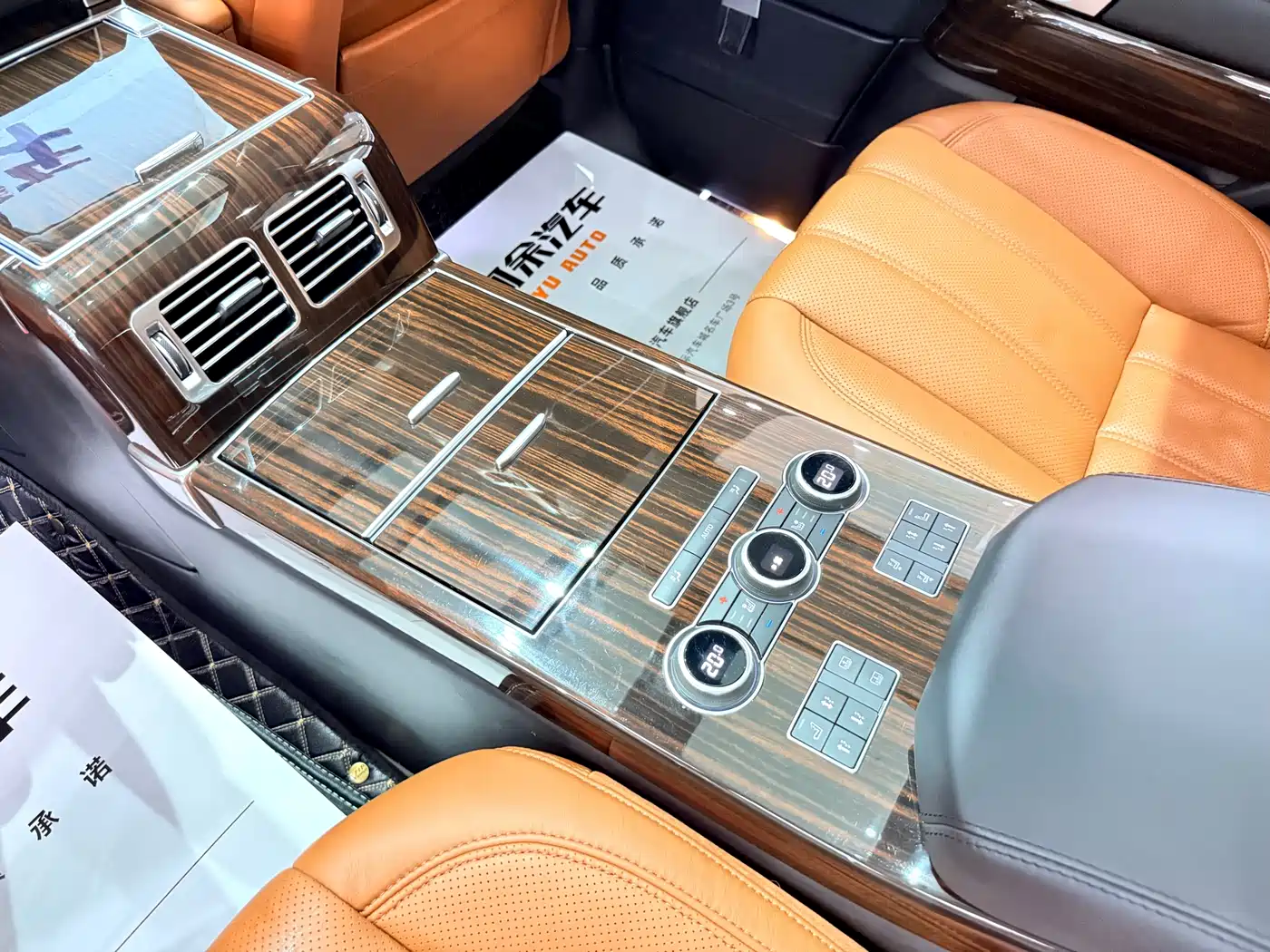 Land Rover Range Rover 2014 3.0 SC V6 Vogue SE Genesis Extended Edition фото 15