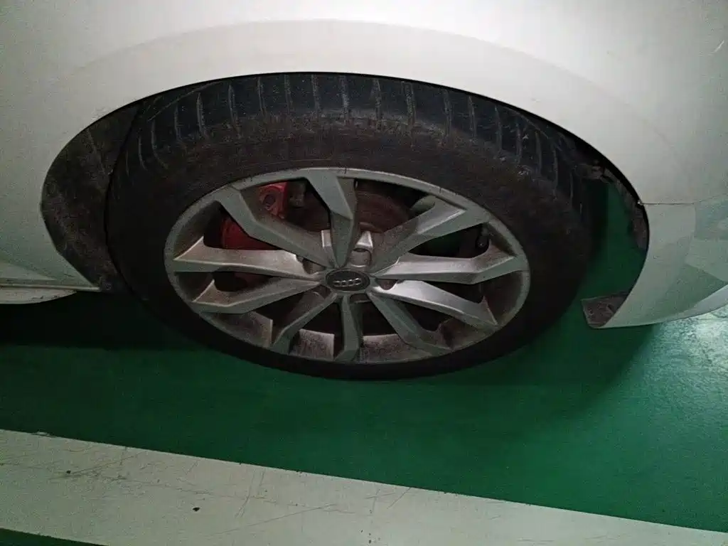 Фото 25 - Audi A4L