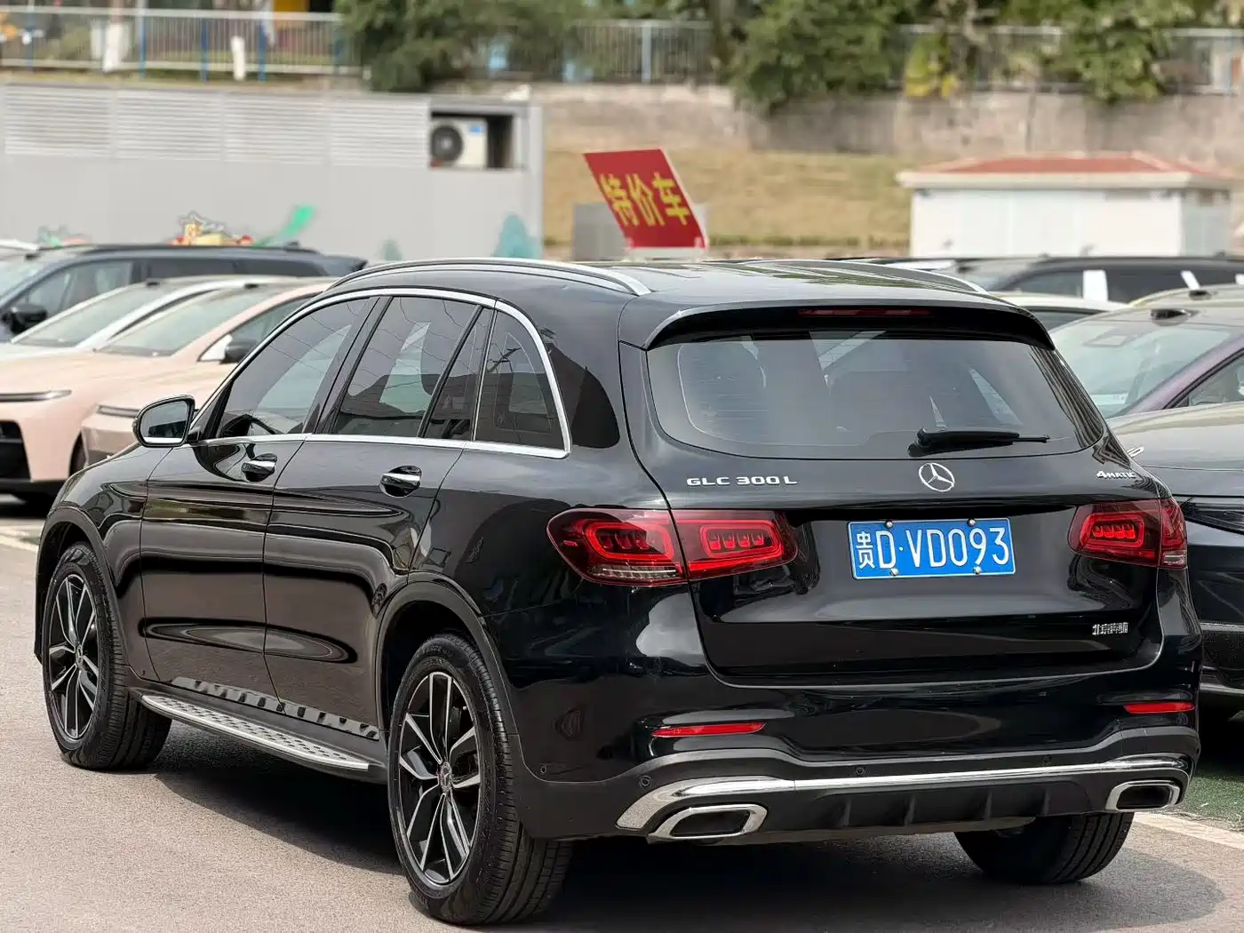 MERCEDES-BENZ GLC