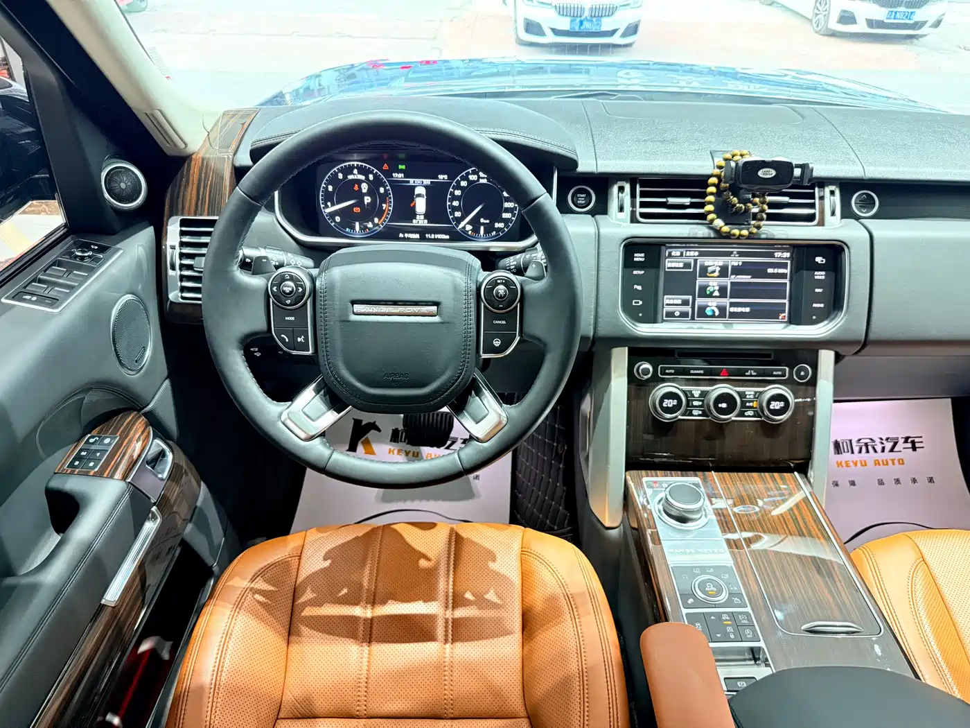 Land Rover Range Rover 2014 3.0 SC V6 Vogue SE Genesis Extended Edition фото 11