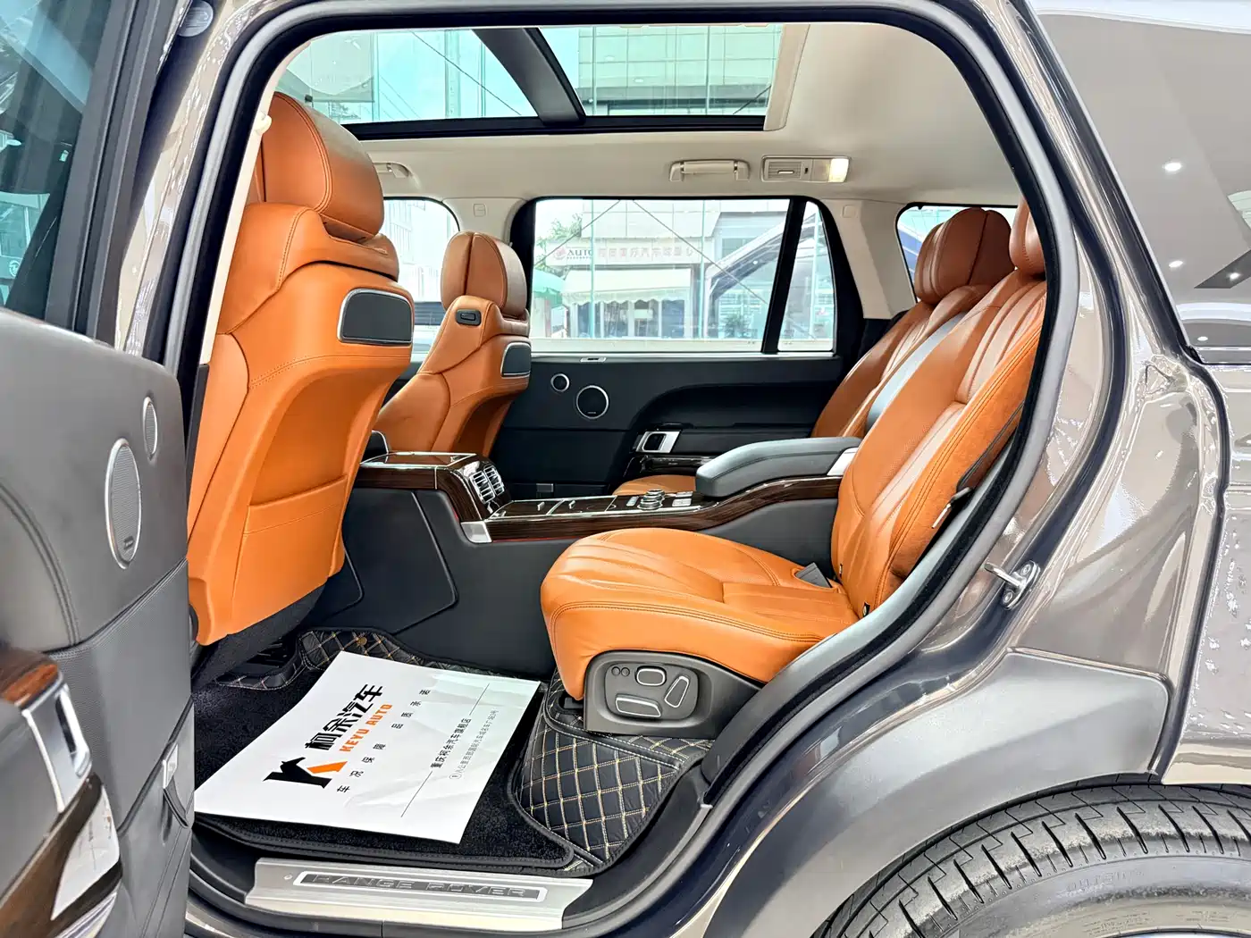 Land Rover Range Rover 2014 3.0 SC V6 Vogue SE Genesis Extended Edition фото 13