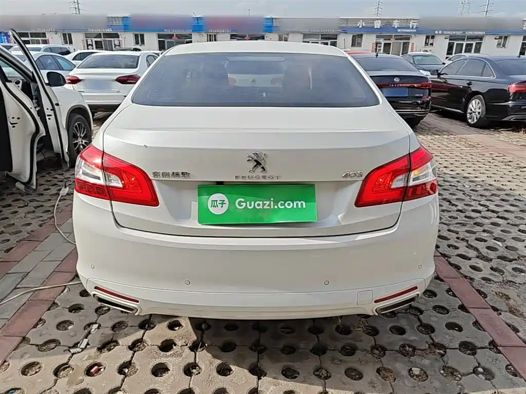 Peugeot 408 2016 1.6T Automatic Luxury Edition фото 6
