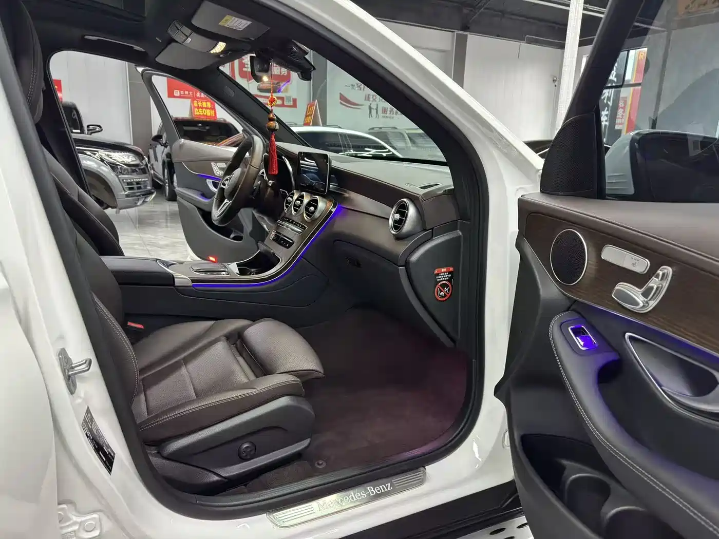 Mercedes-Benz GLC 2022 Facelift GLC 300 L 4MATIC Dynamic Collector's Edition фото 10