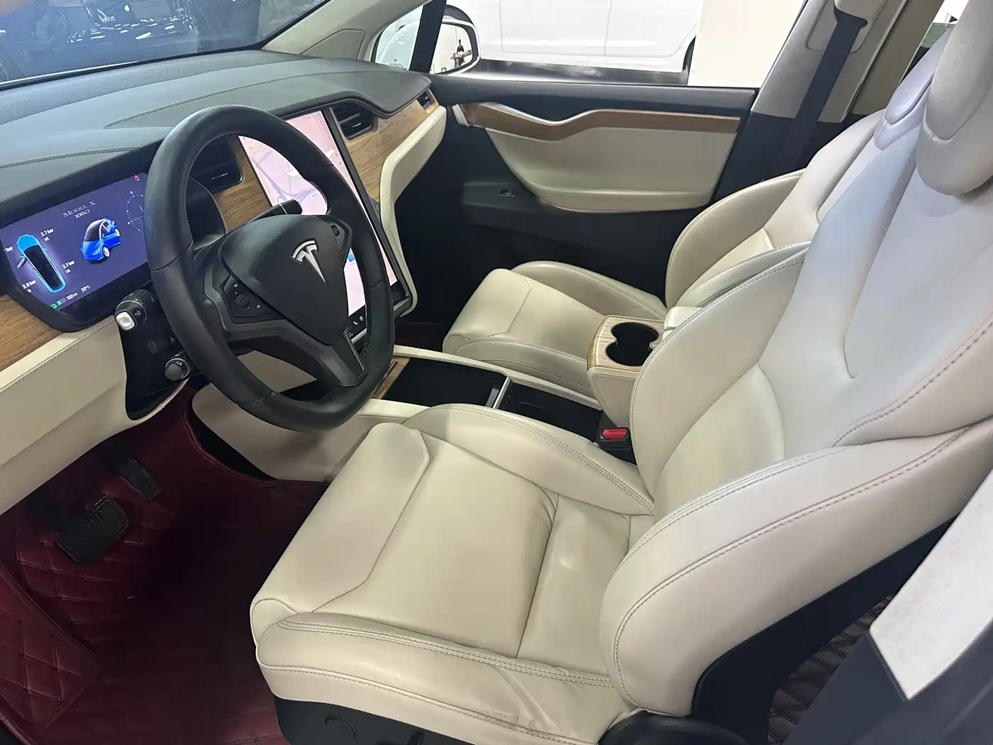 TESLA MODEL X