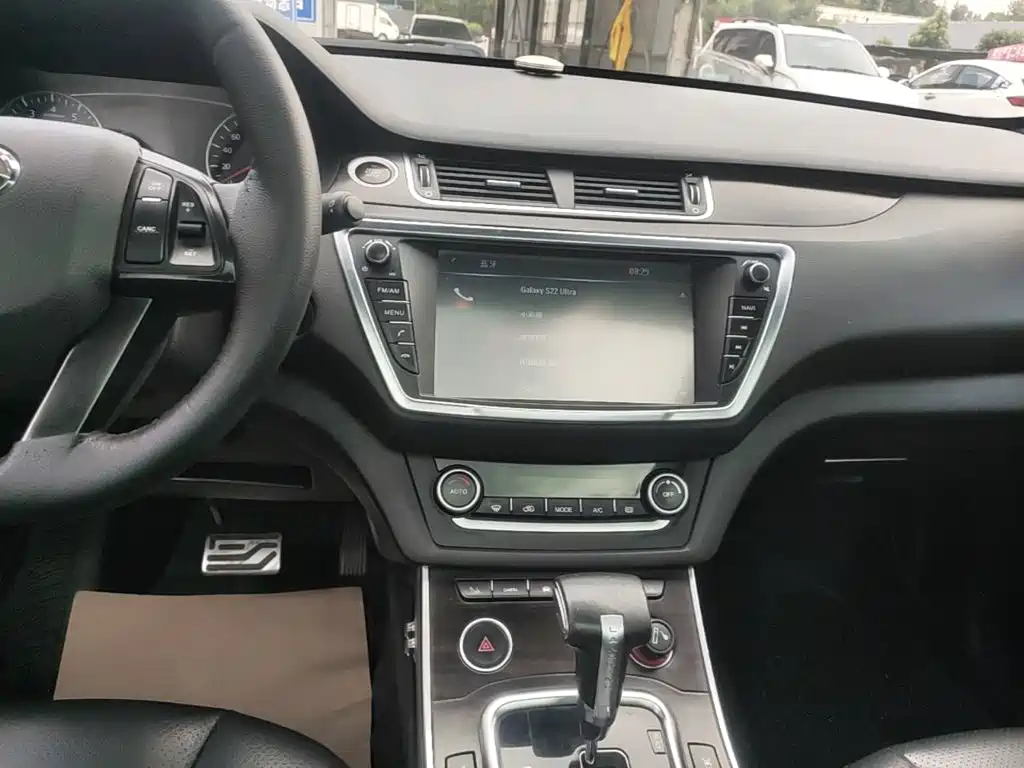 Landwind X7 2015 2015 2.0T Panoramic Flagship Edition