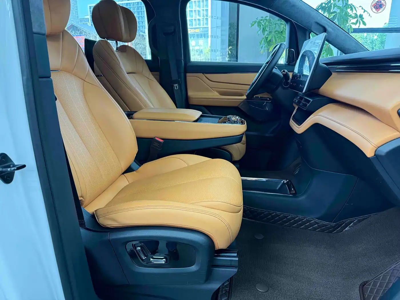 GEELY GALAXY WING TRUE L380