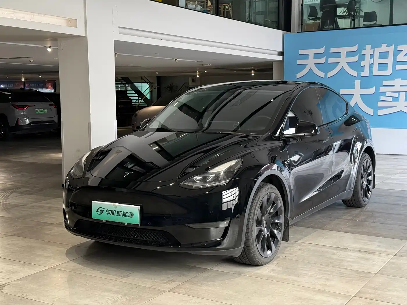 TESLA MODEL Y