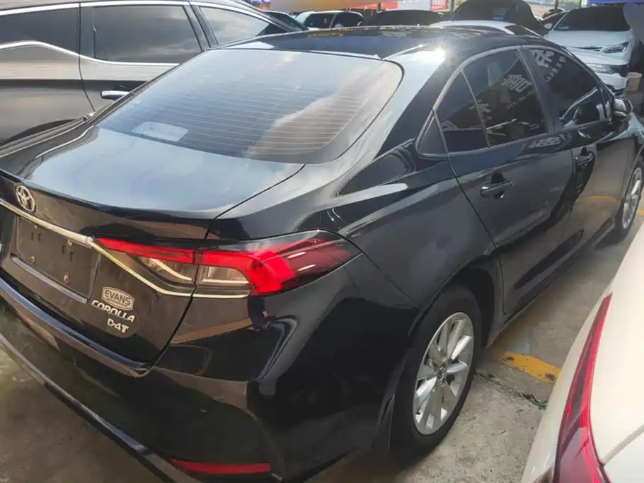 Toyota Corolla 2021 1.2T S-CVT Luxury Edition фото 3