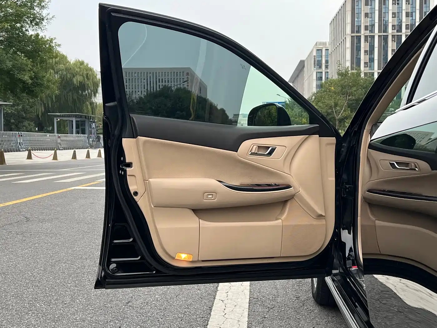 Toyota Crown 2010 2.5L Royal Leather Navigation Edition фото 11