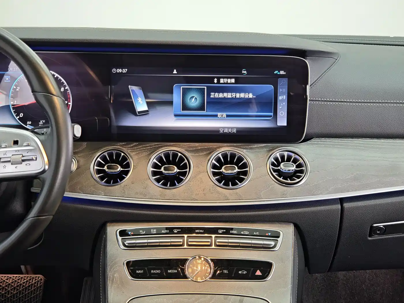 Mercedes-Benz CLS 2018 CLS 300 Dynamic фото 18