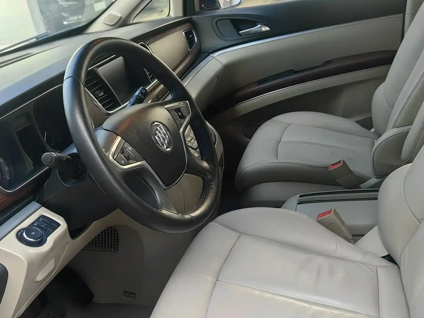 Buick GL8 2018 28T Luxury Model China VI фото 9