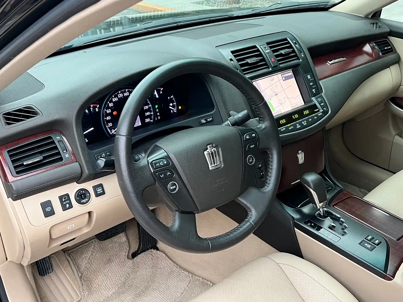 Toyota Crown 2010 2.5L Royal Leather Navigation Edition фото 14