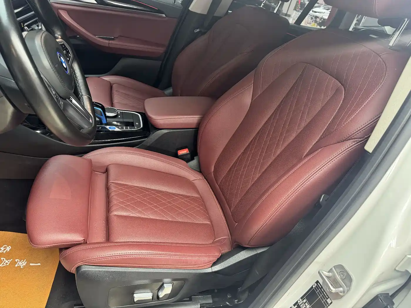 BMW iX3 2022 Leading Edition фото 8