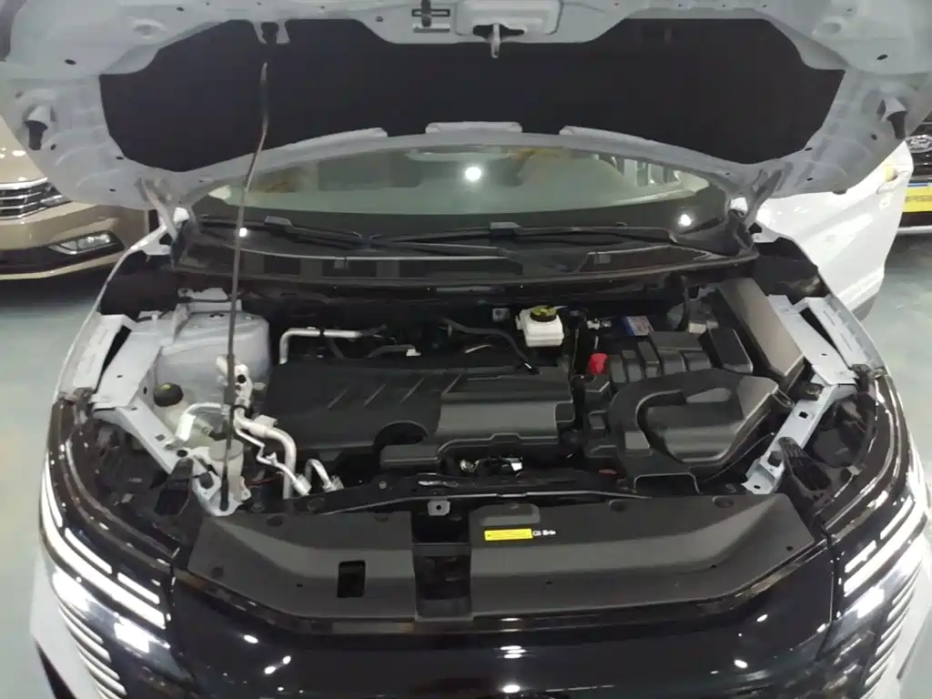 Nissan Qashqai 2024 2025 Honor 2.0L CVT XV+ Leading Edition