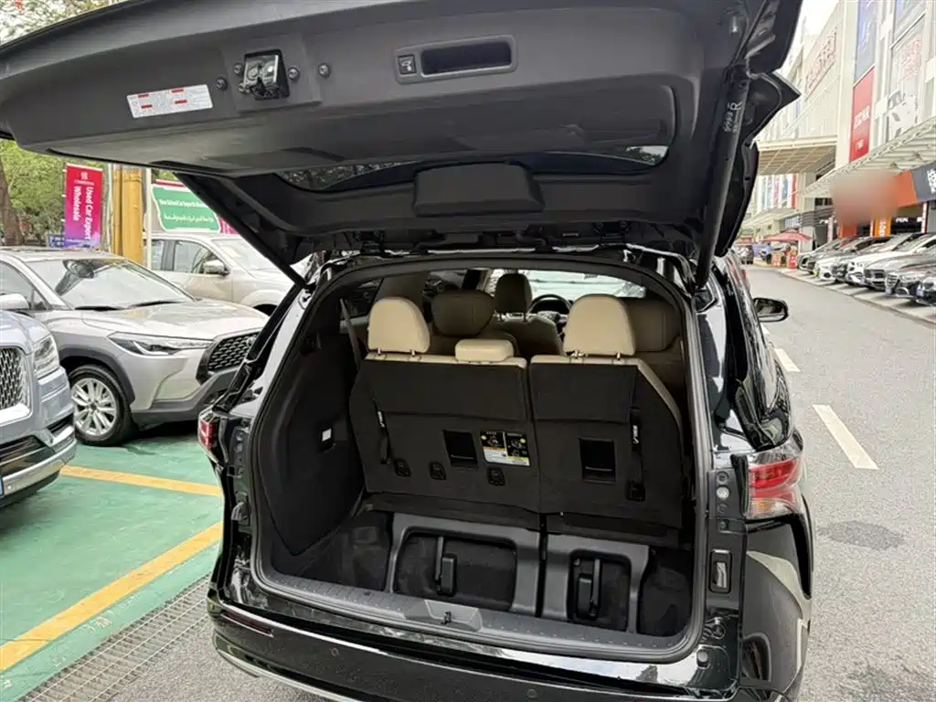Toyota Sienna 2023 2.5L Hybrid Premium Edition фото 19