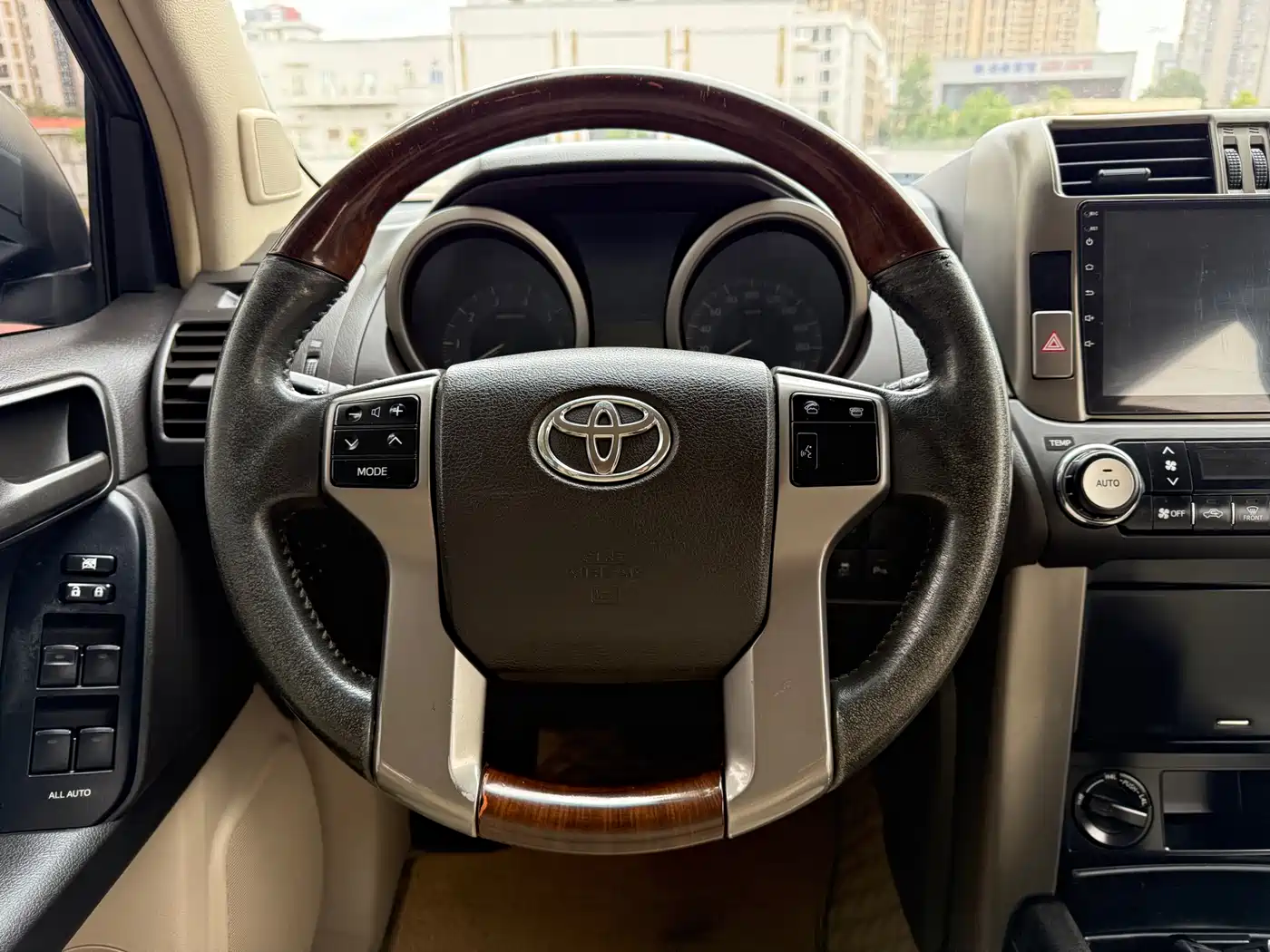 Toyota Prado (Import) 2010 2.7L Auto Luxury фото 10