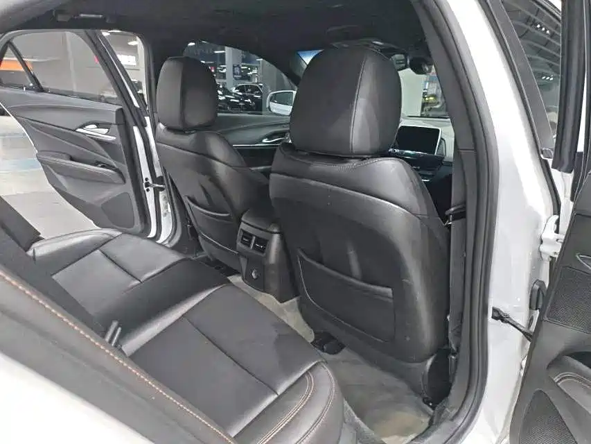 Photo 8 - Cadillac CT4