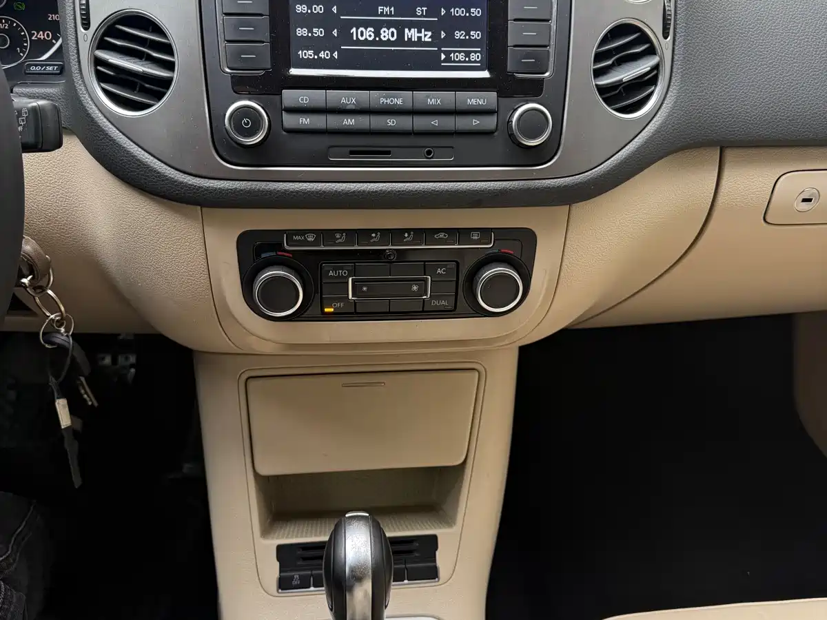 Volkswagen Tiguan 2012 1.8TSI Automatic 4WD Trend Edition фото 11