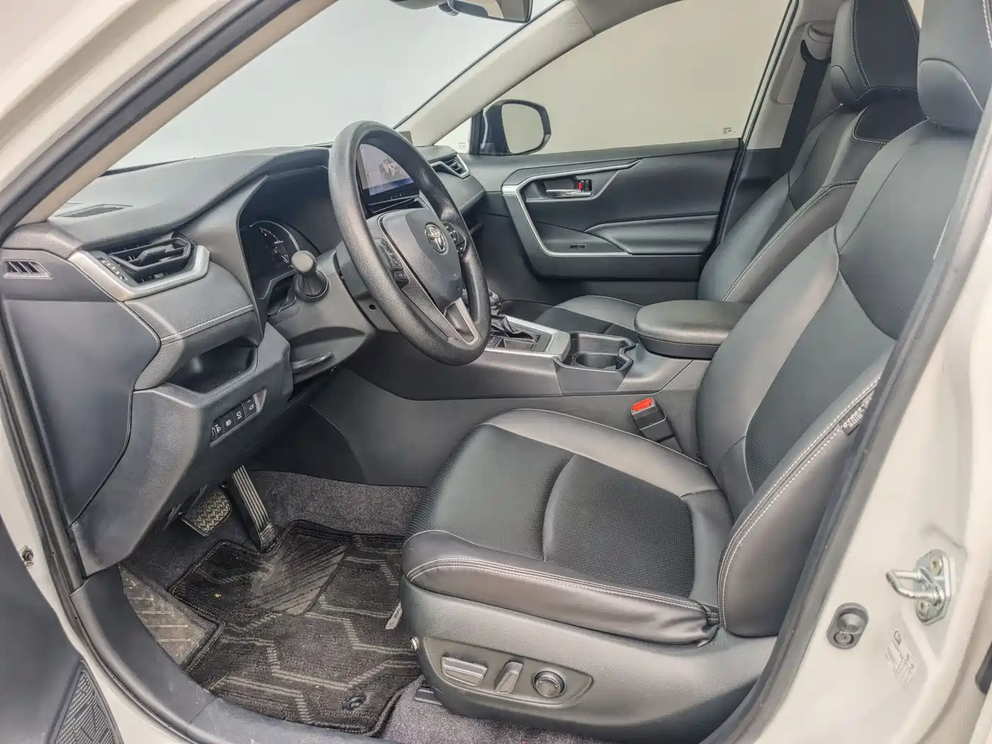 Toyota RAV4 Rongfang 2024 2.0L CVT FWD Style Edition фото 11