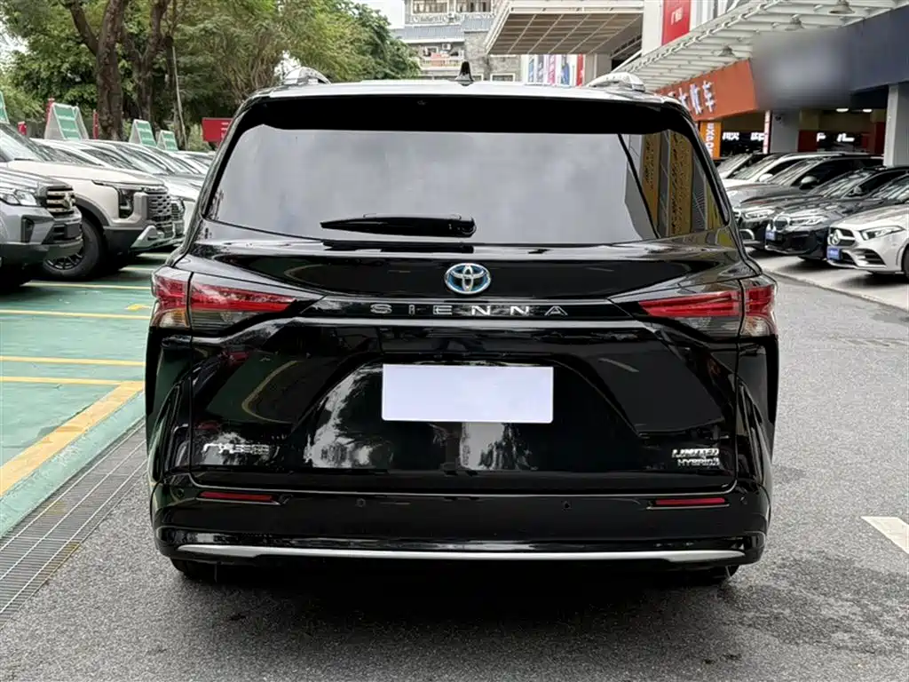 Toyota Sienna 2023 2.5L Hybrid Premium Edition фото 25