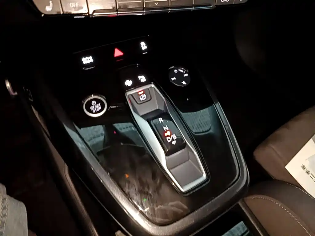 Audi Q4 e-tron 2023 40 e-tron Innovation Edition фото 14